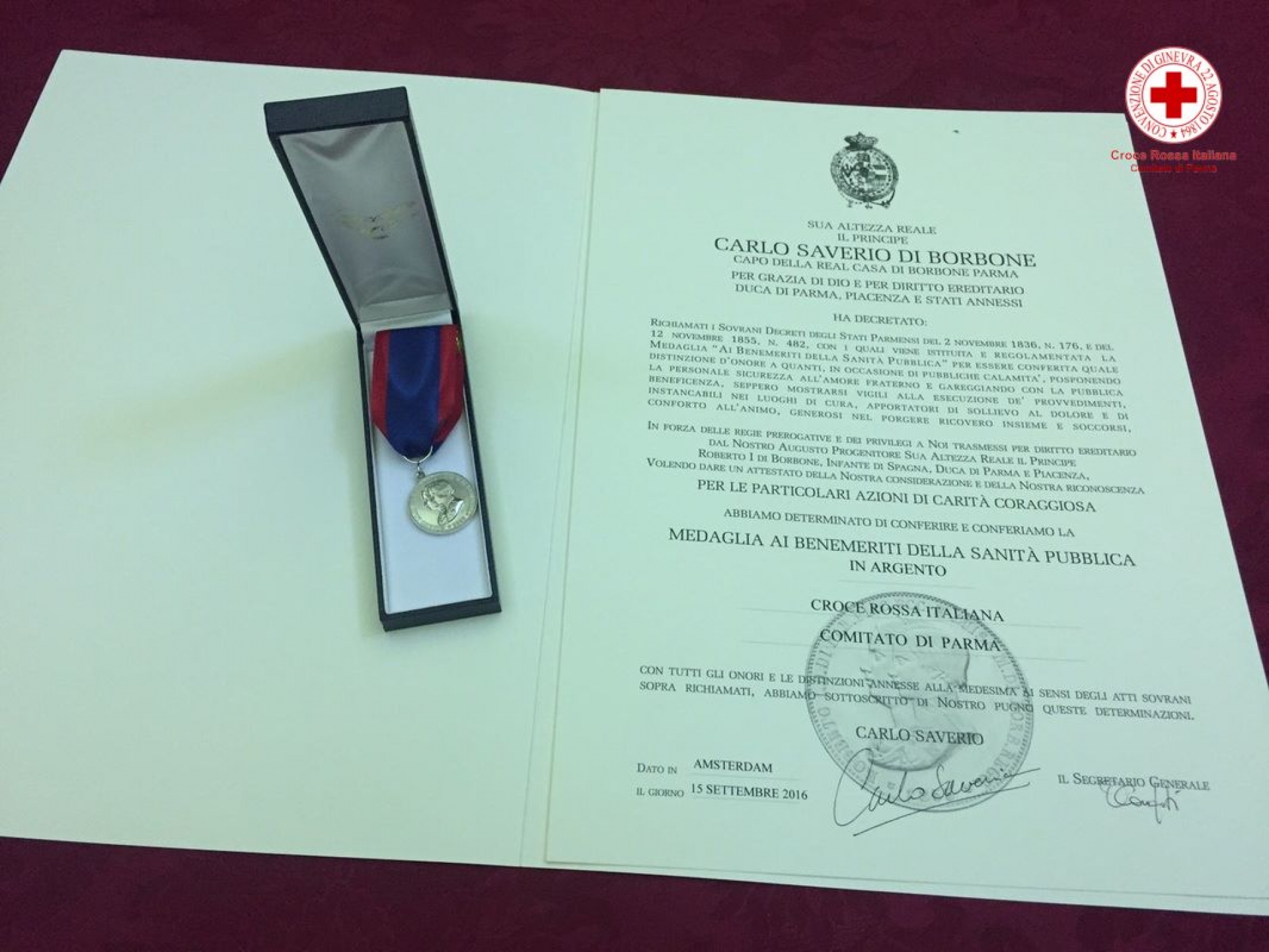 2016 - Benemerenza Casa Borbone - Medaglia della "Carit&agrave; Coraggiosa" - 24 Settembre